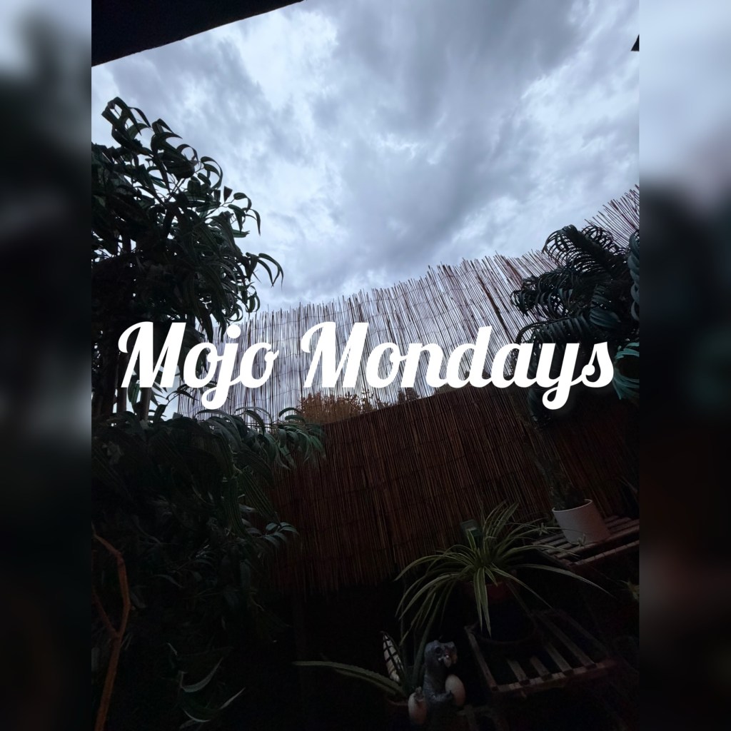 ✨M0j0 Mondays✨